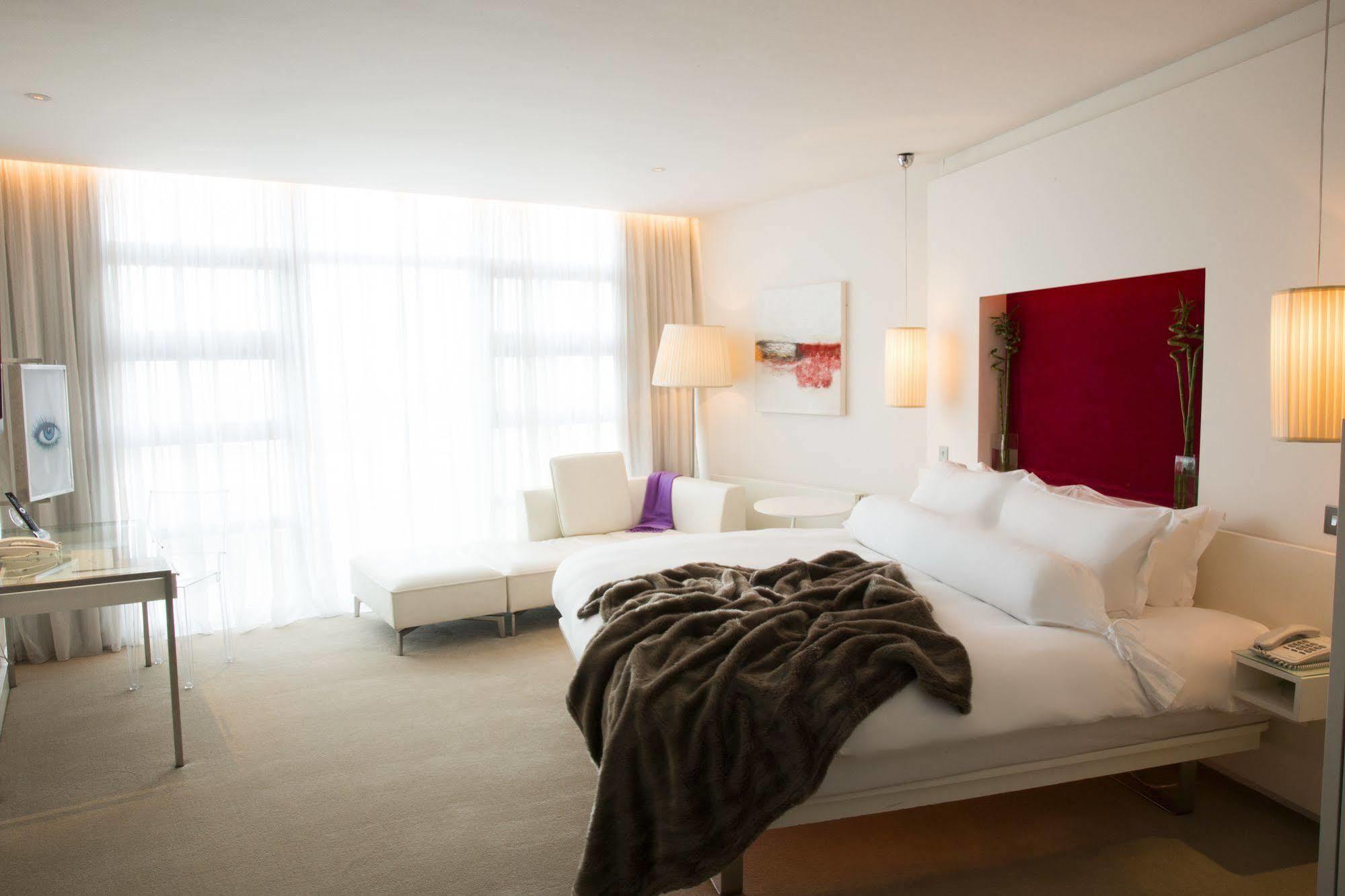 The Beacon Hotell Sandyford Eksteriør bilde
