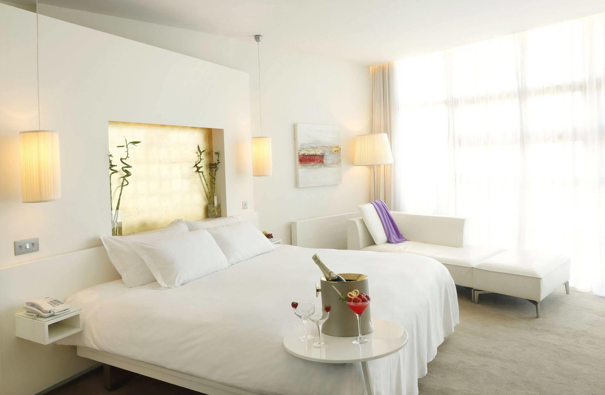 The Beacon Hotell Sandyford Eksteriør bilde